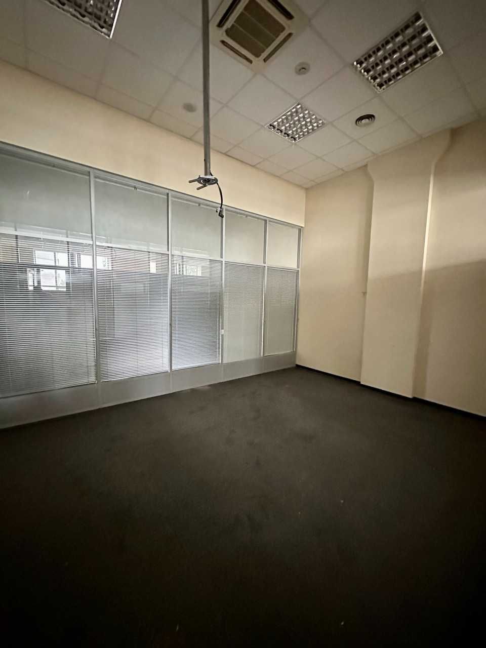 Офіс в БЦ, Соломенка, 698 м.кв. метро Вокзальна. Власник