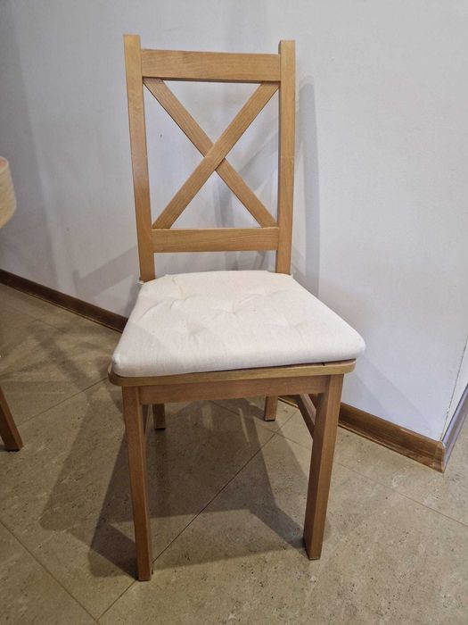 Stół okrągły z 4 krzesłami