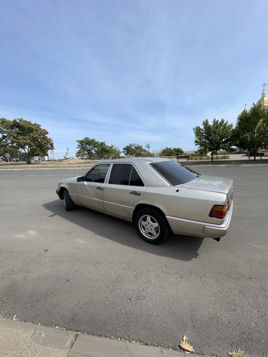 Mersedes benz w124