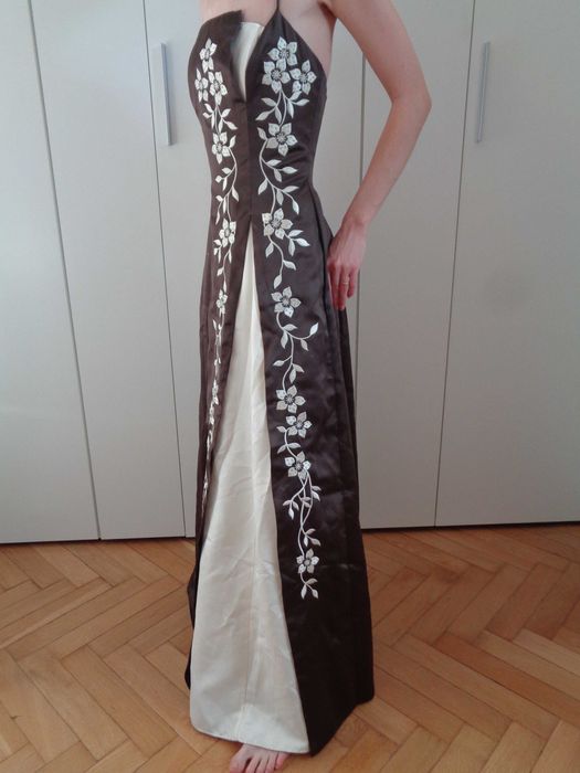 Suknia wizytowa długa brąz z ozdobnym haftem "Morgan and Co" XS 32/34