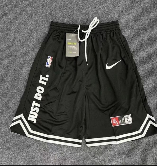 Шорти найк L розмір