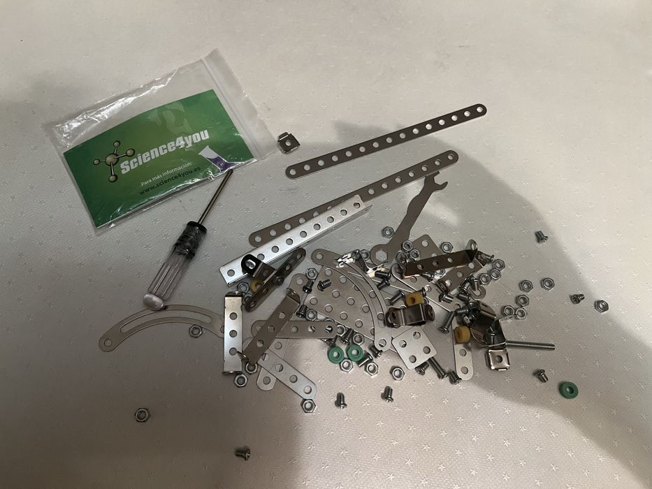 Metal Building - Helicópetro