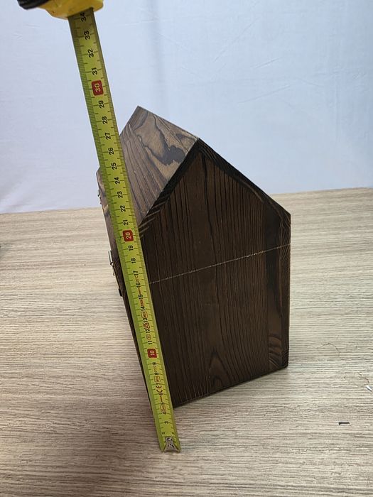 Drewniana skrzynka na listy