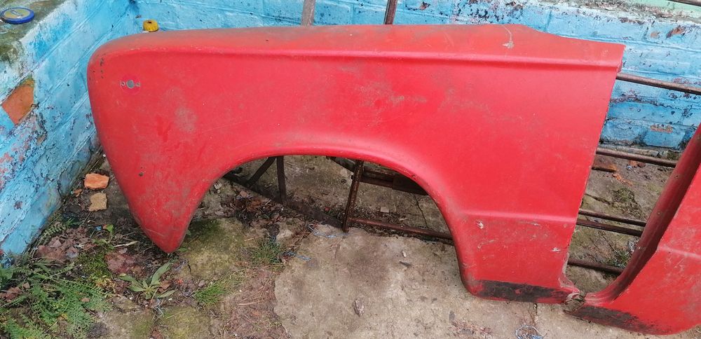 Продам крила ваз 2101 б/у стекловолокно