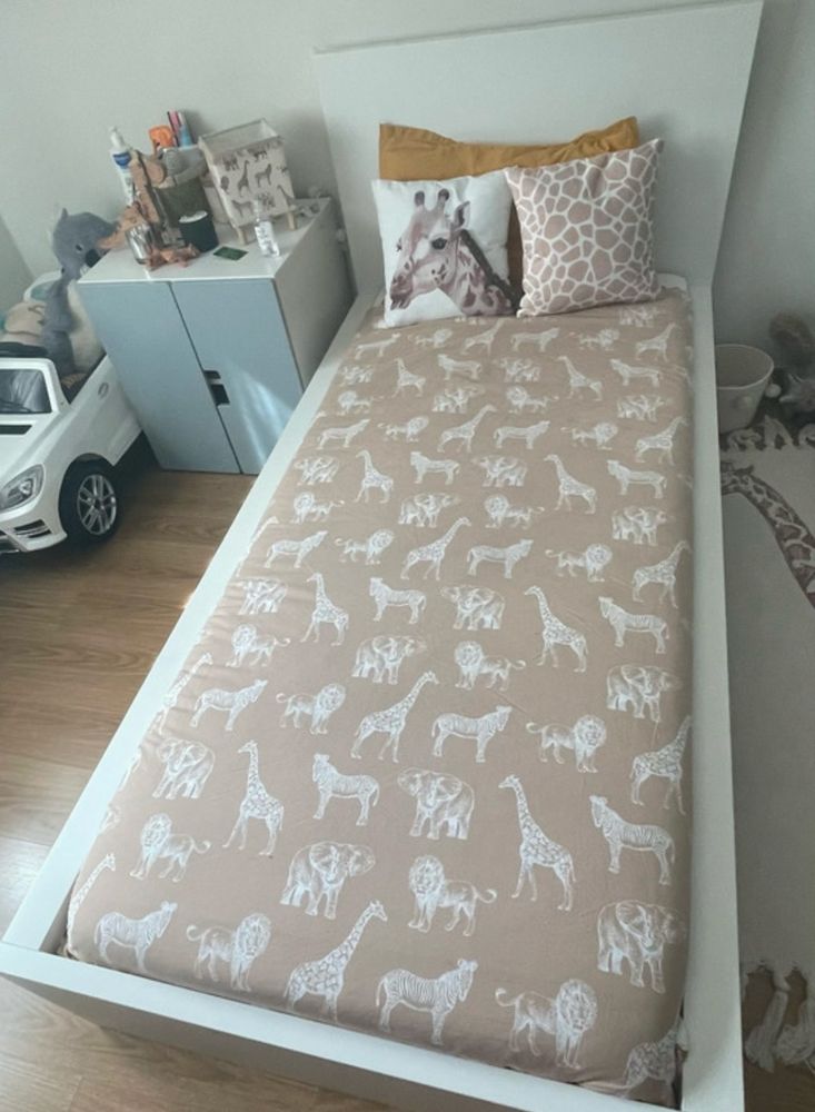 Cama solteiro como nova