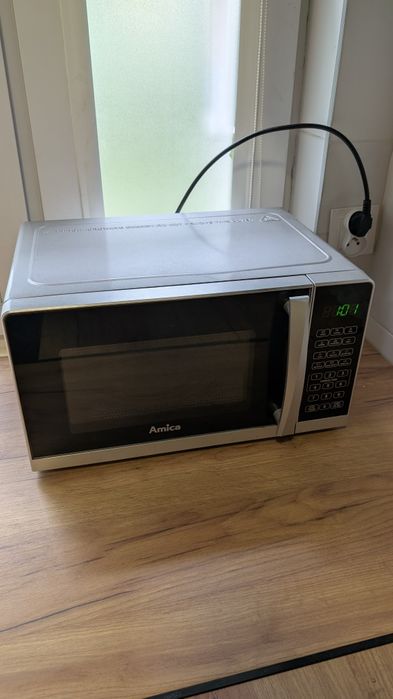 Mikrofalówka Amica 700W