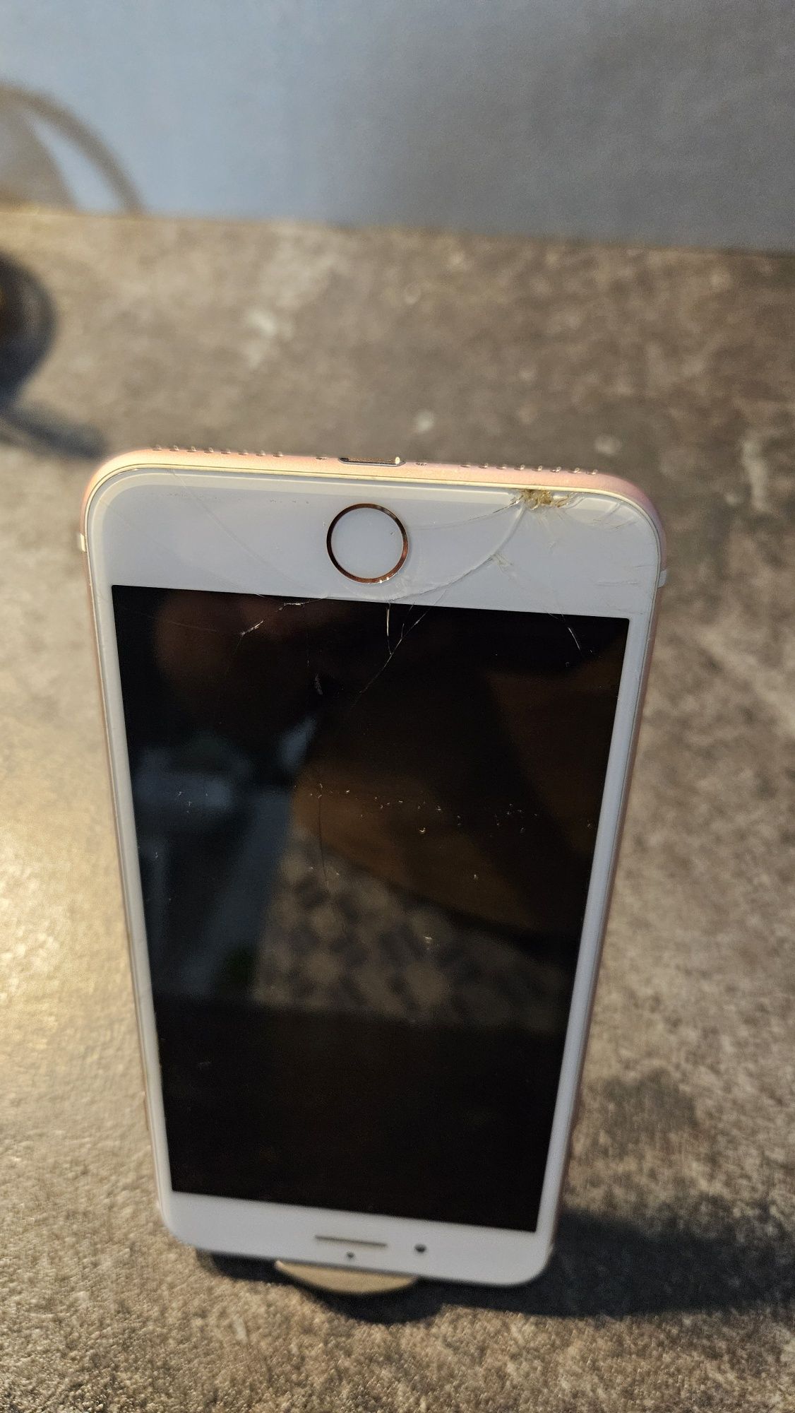 iPhone 7 без ремонту