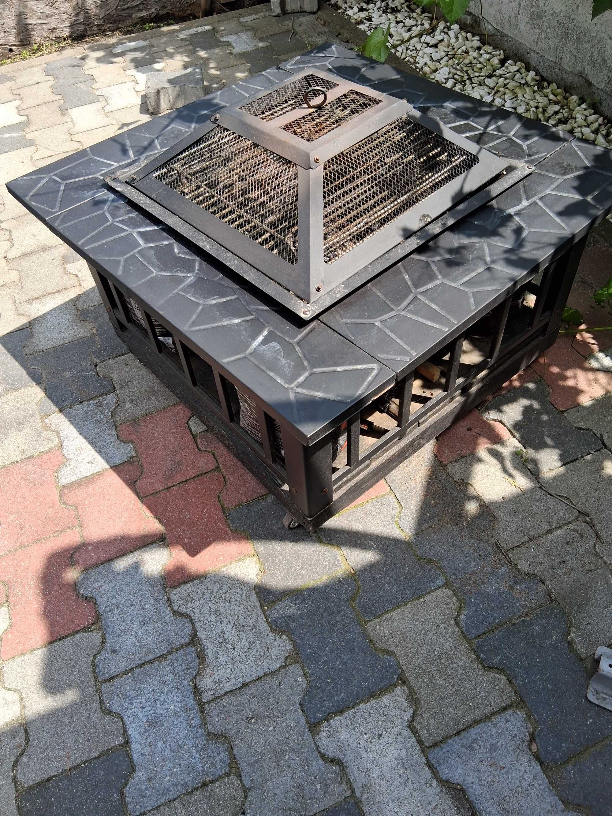 Palenisko z funkcja grilla