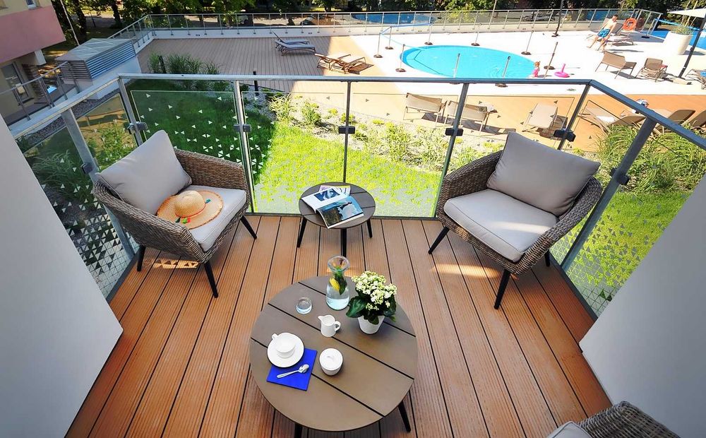Nadmorskie Tarasy SPA- Apartamenty z basenem-Port Kołobrzeg /JESIEŃ