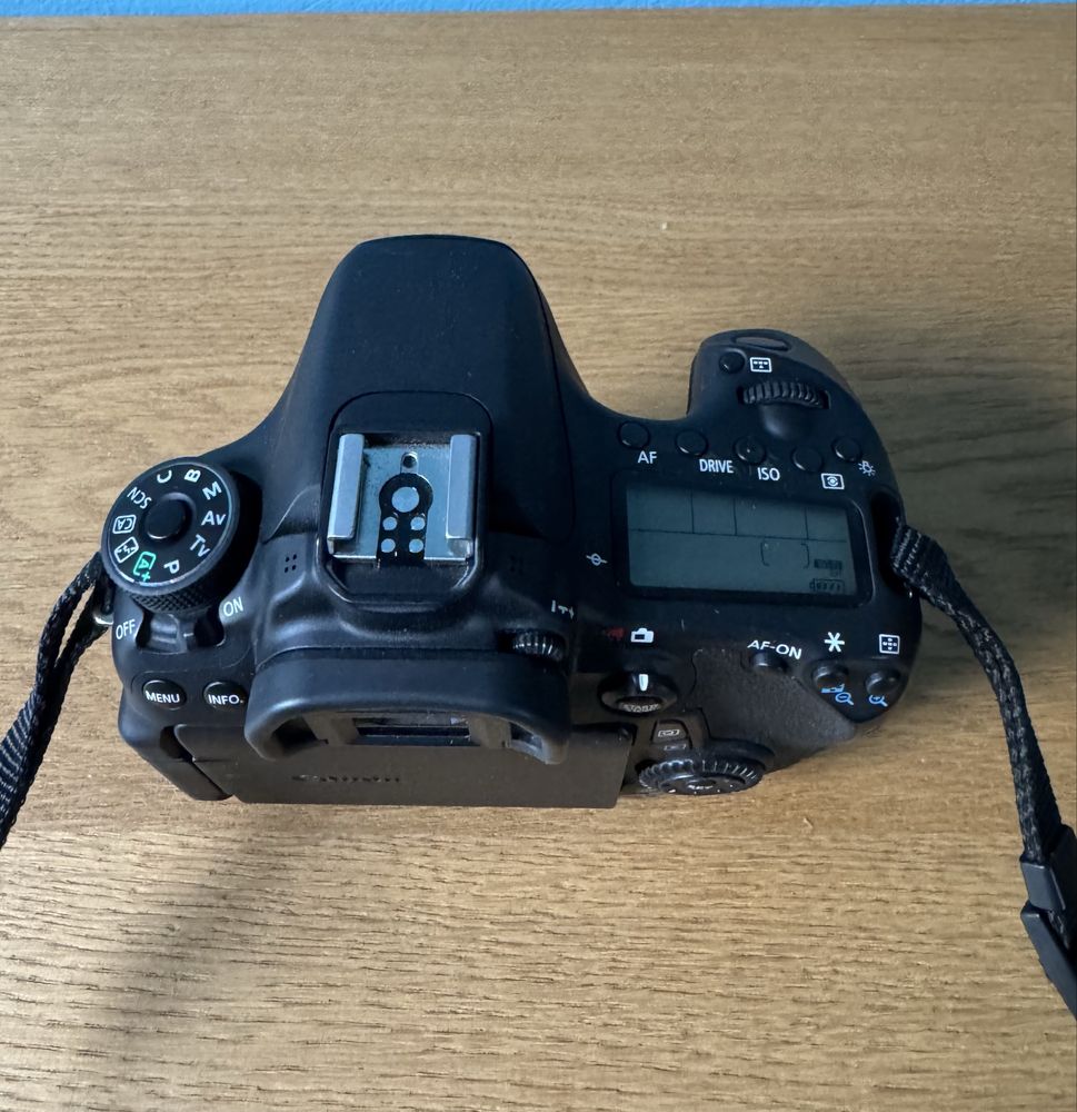 Aparat Canon EOS 70D + 2 obiektywy + torba jak nowy