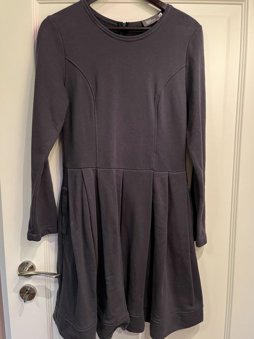 Jagodowa sukienka dresowa Lana Nguyen rozm. L