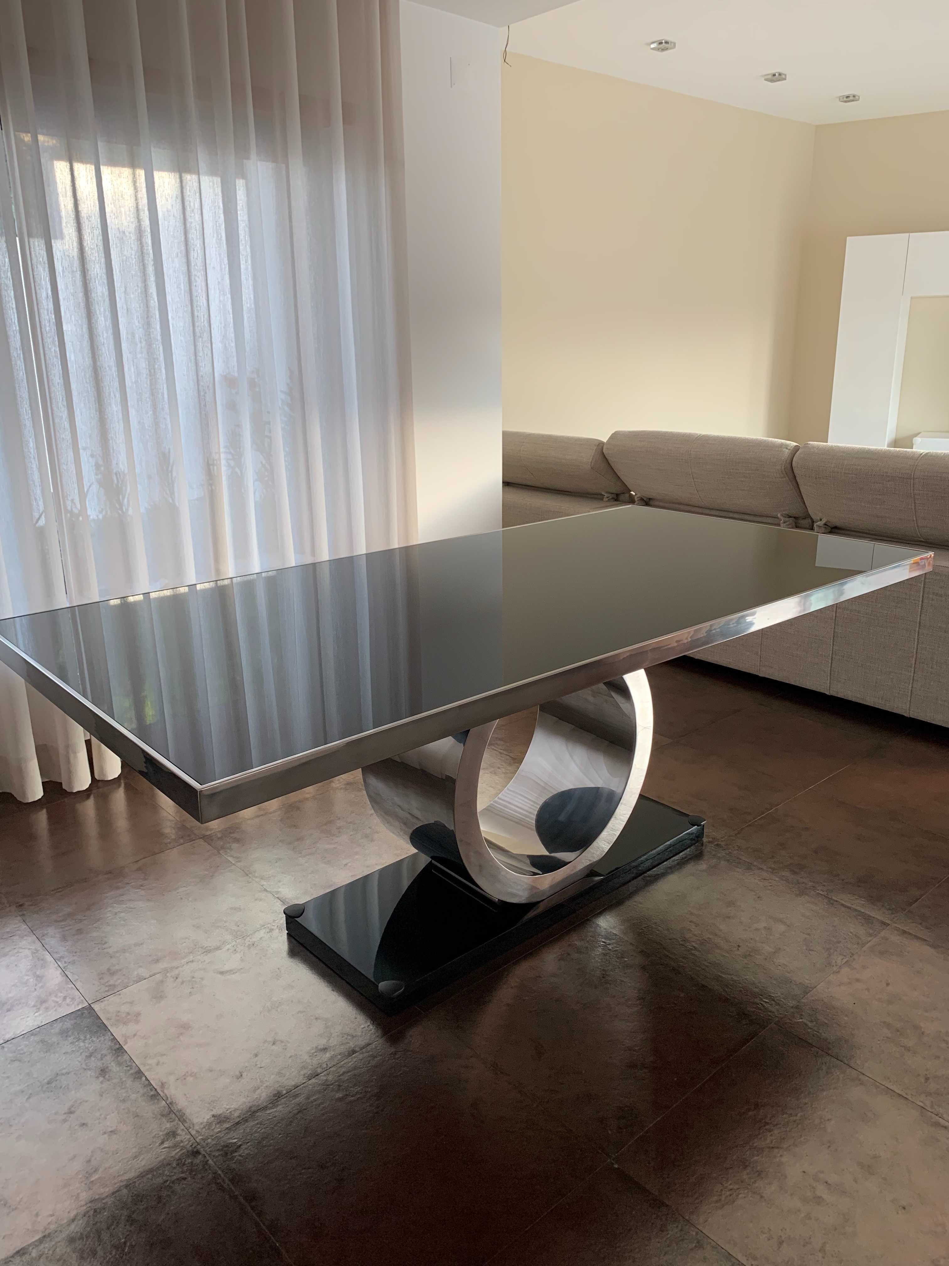 Mesa de jantar de Vidro Preto