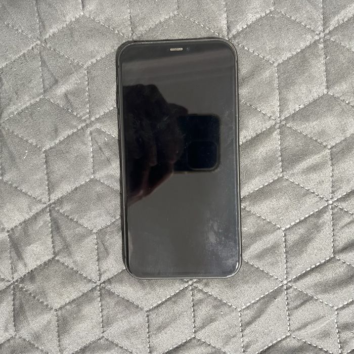 iPhone 11 64GB Preto
