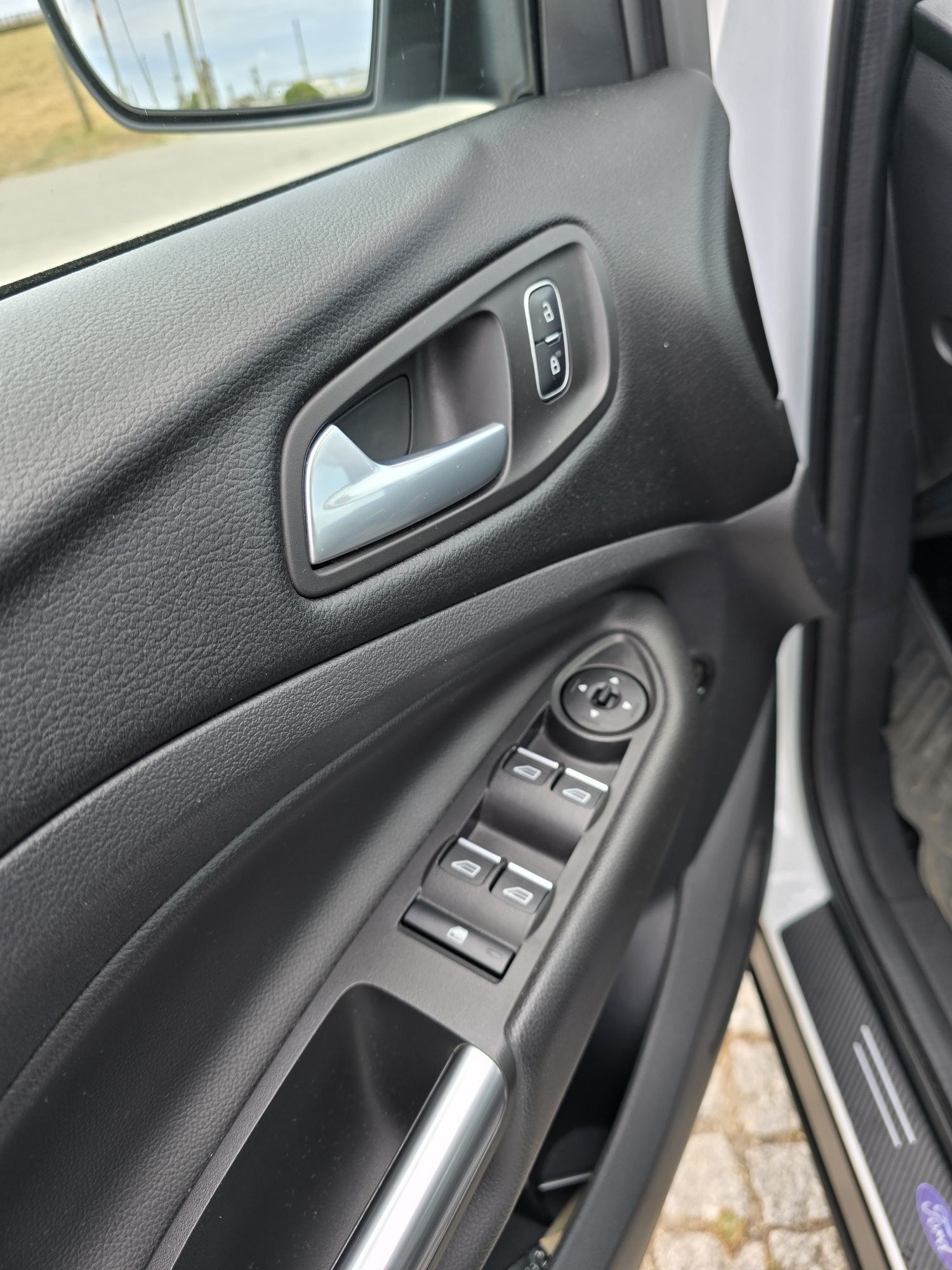 Ford kuga 1.5 TDCI 120CV. como novo
