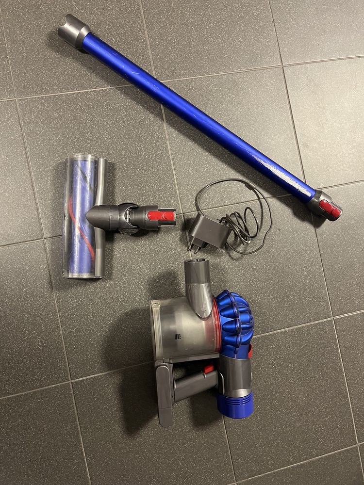 Dyson V8 odkurzacz pionowy bezworkowy