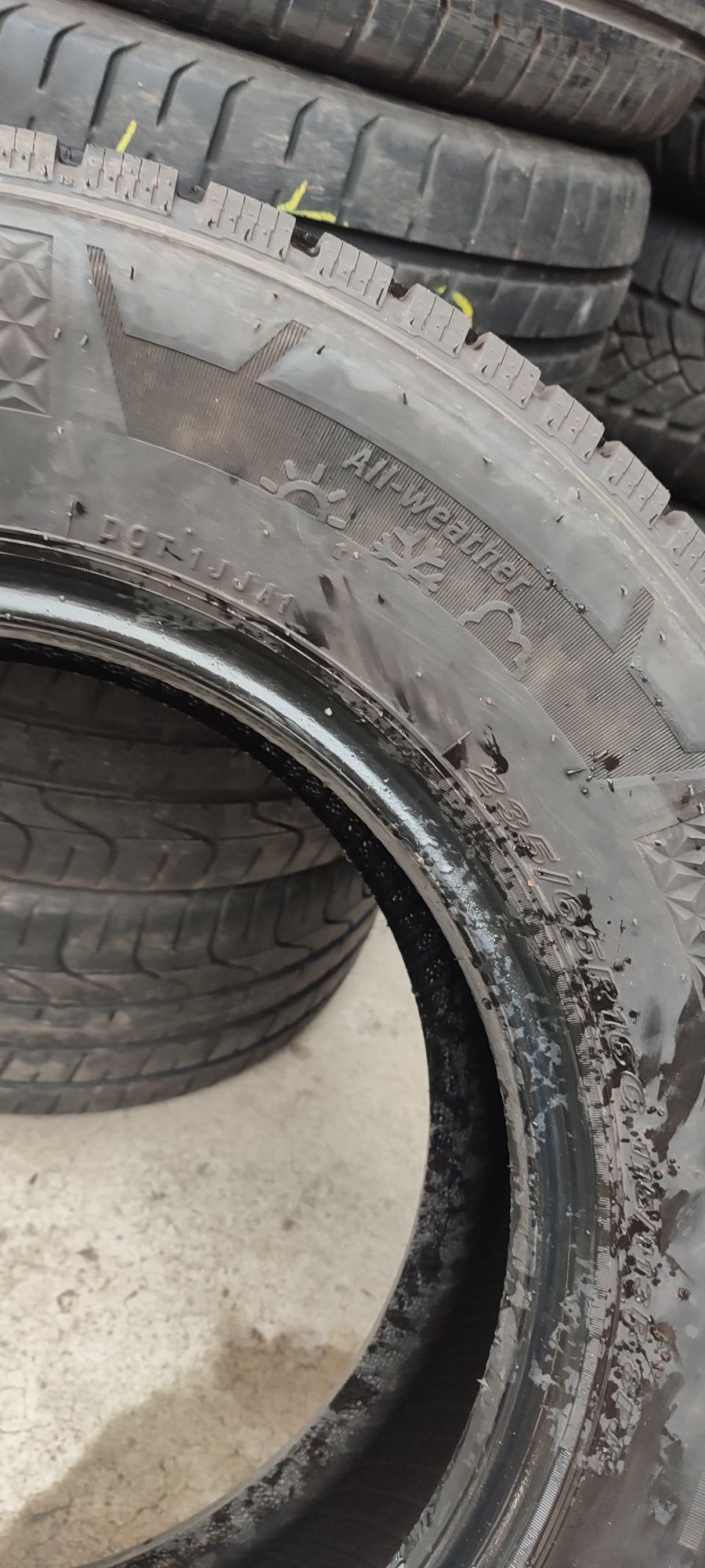 235/65R16c Nexen NBlue 4 Season VAN całoroczne 1szt