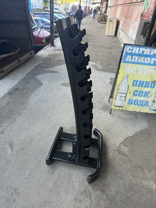 Тренажерный зал , стойки для гантелей 1-10 кг , гантельная горка