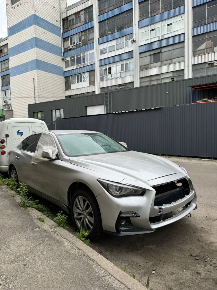 ПРОДАМ INFINITY Q50 после дтп.