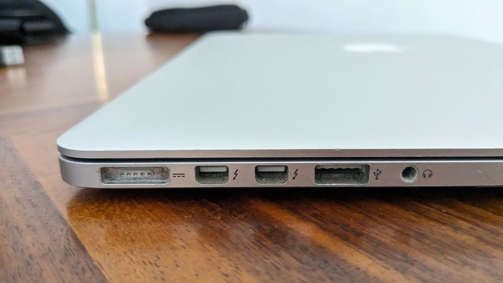 MacBook Pro 15" em óptimo estado