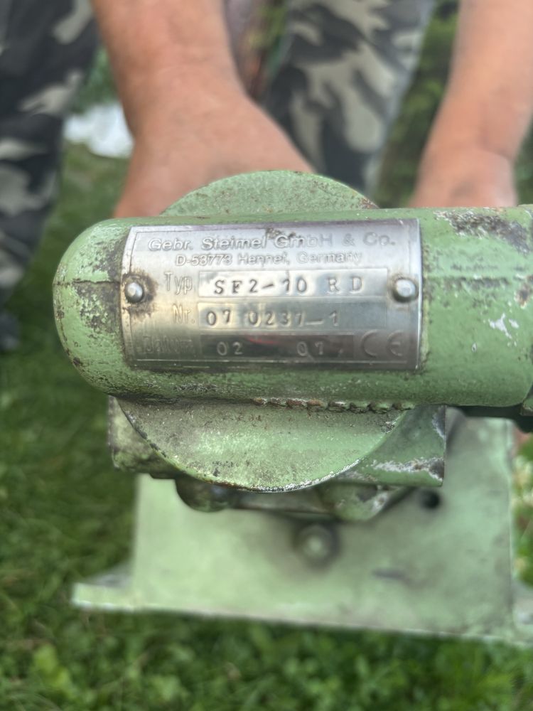 Silnik z pompa hydrauliczna olejowa