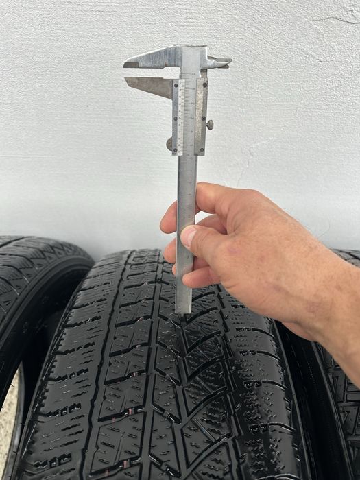 Opony zimowe 235 55 R19 2x8mm/2x6mm