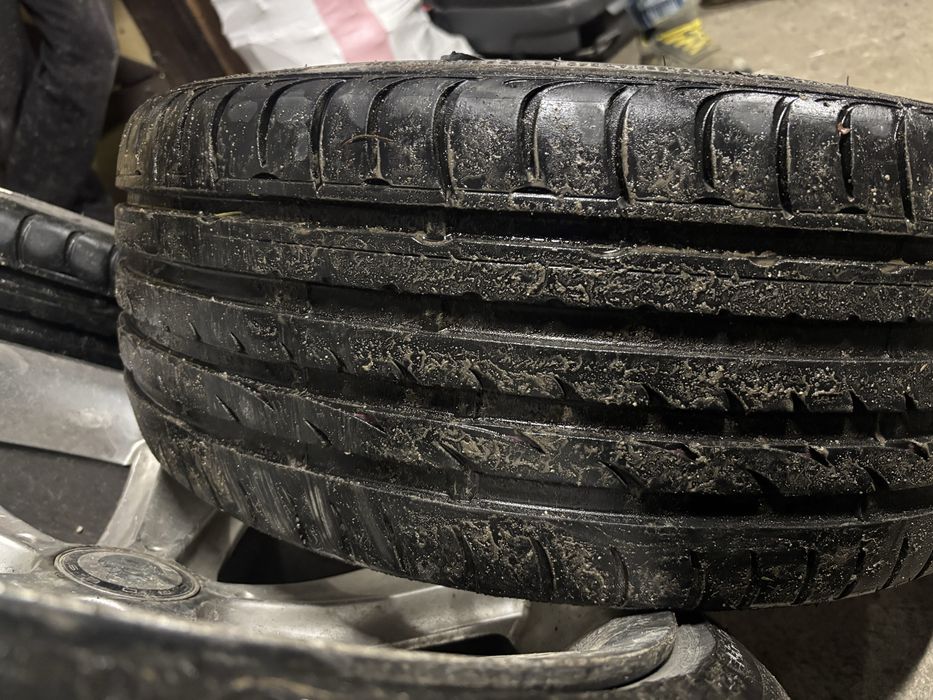 Sprzedam felgi wraz z oponami r18 z BMW E46.OPIS!!!