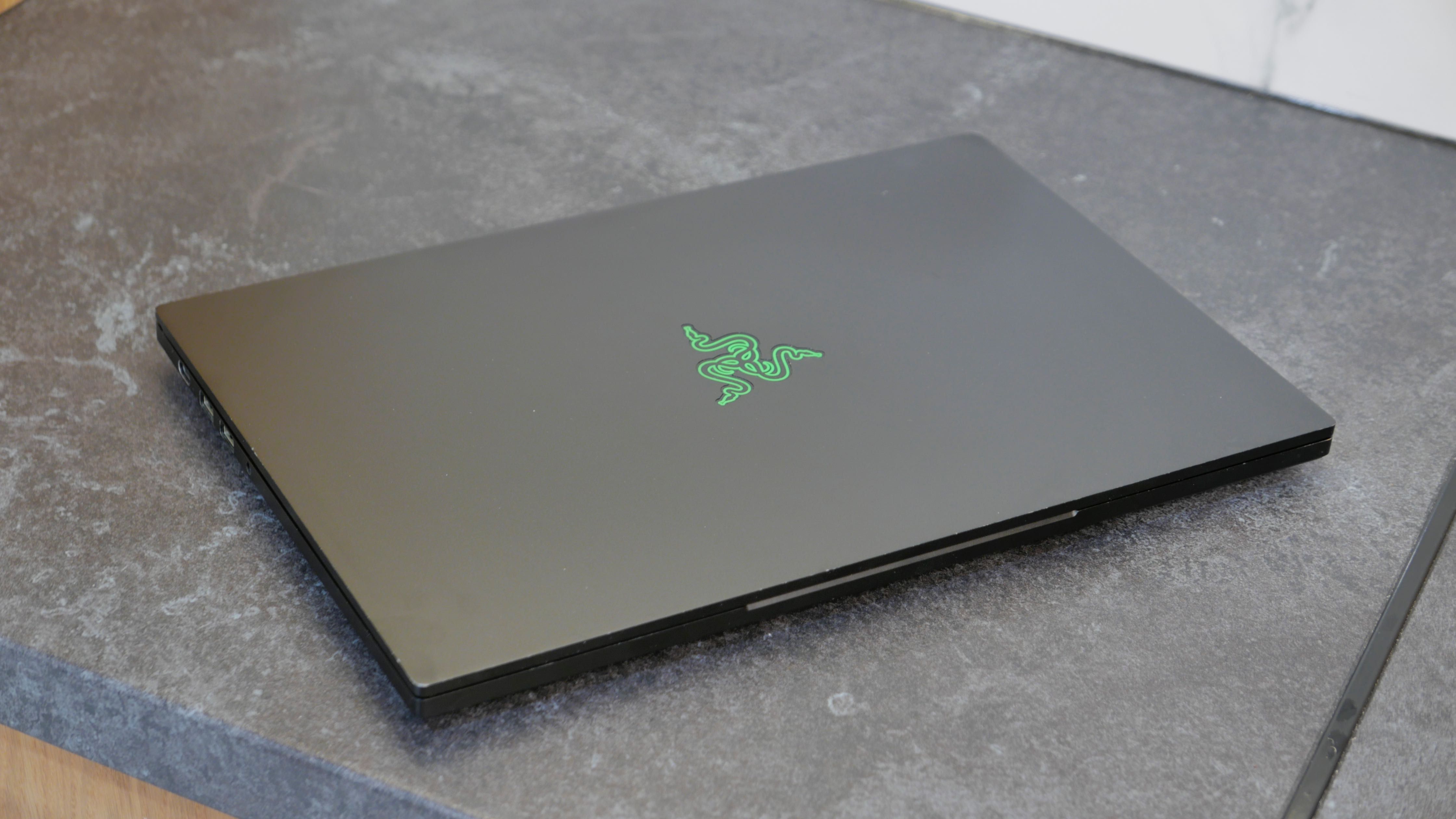 Laptop Razer Blade Advanced 15 i7 8750H 32GB DDR4 144Hz RTX 2080 MQ