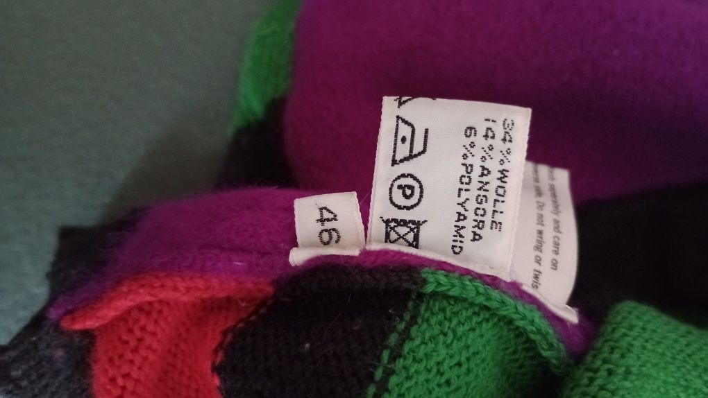 Kolorowy sweter zapinany na guziki r. 46