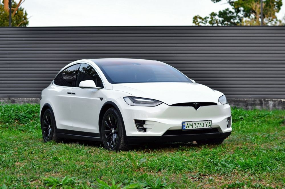 Продам теслу у хорошому стані.