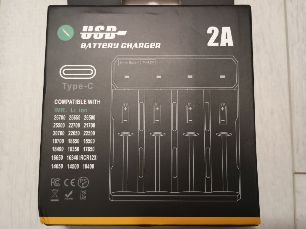 Ładowarka do pojazdów ogniw li ion 18650 4,2V 2A USB 4 kanały