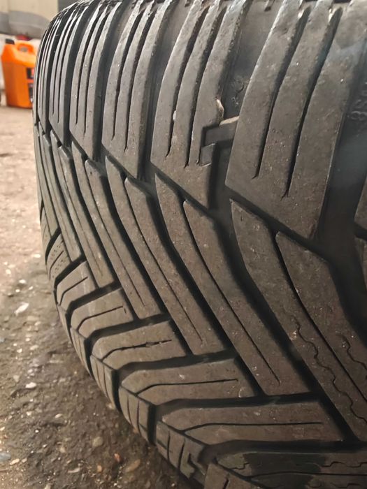 Koła, felgi stalowe z oponami i kołpakami FORD
