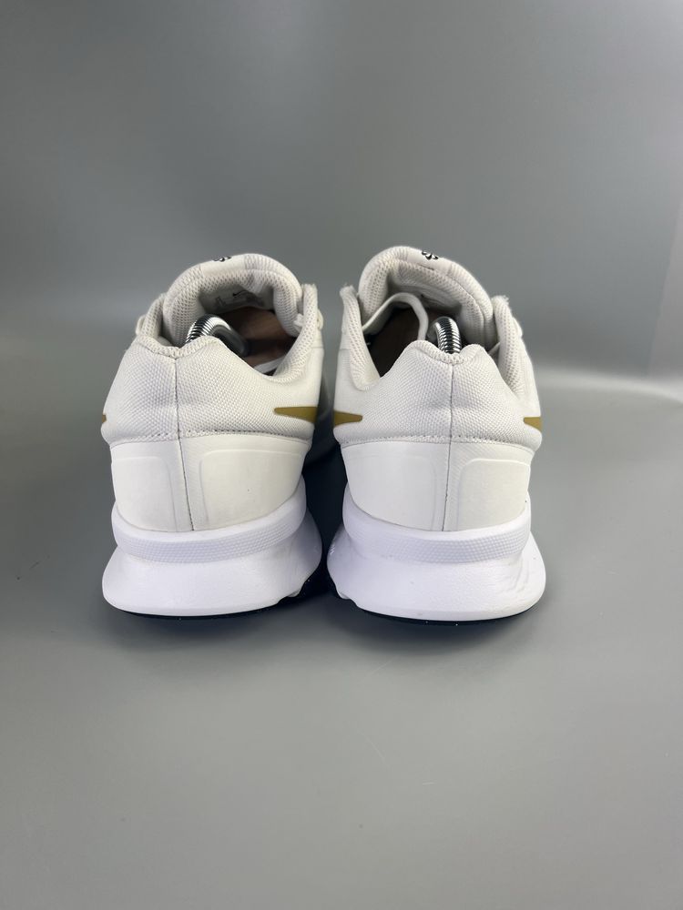 Кросівки Nike RUN SWIFT 3