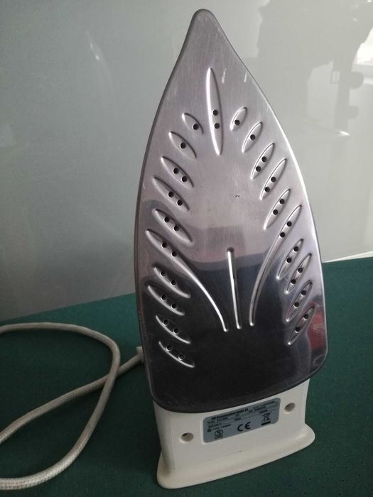 Ferro a vapor marca Ufesa (novo)