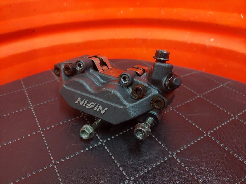 Zaciski Honda CBR 600 F4/F4i/Sport 929/954/900RR przód lewy prawy