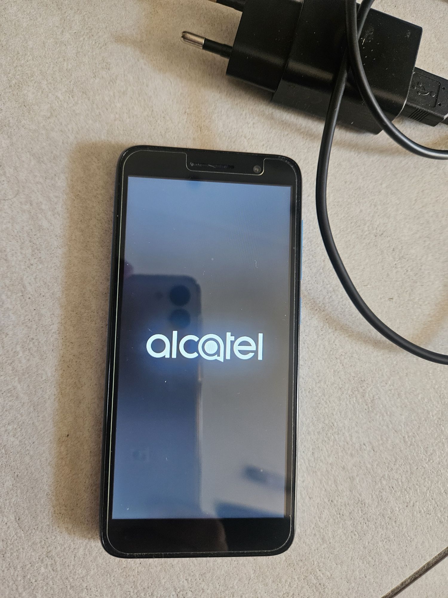 Alcatel 1 2021 niebieski dotykowy telefon plus ładowarka stan bdb