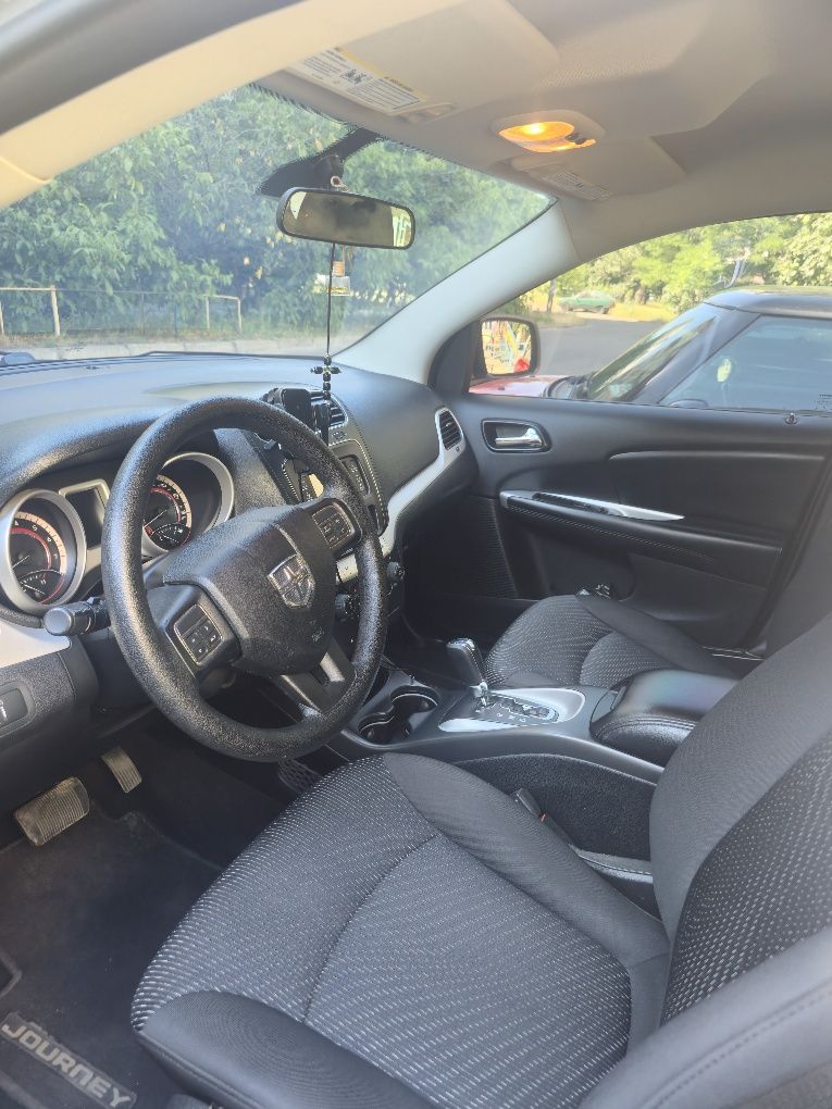 Продам свій автомобіль DODGE JOURNEY 2016р.в., газ/бензин.