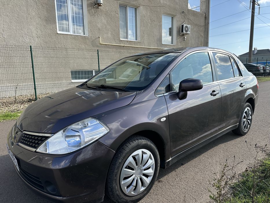 Nissan TIIDA 2008