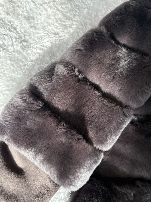 Шуба з натурального хутра шиншилки. Колір шоколад. Розмір 42