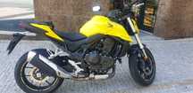 CB Hornet 750 Amarela