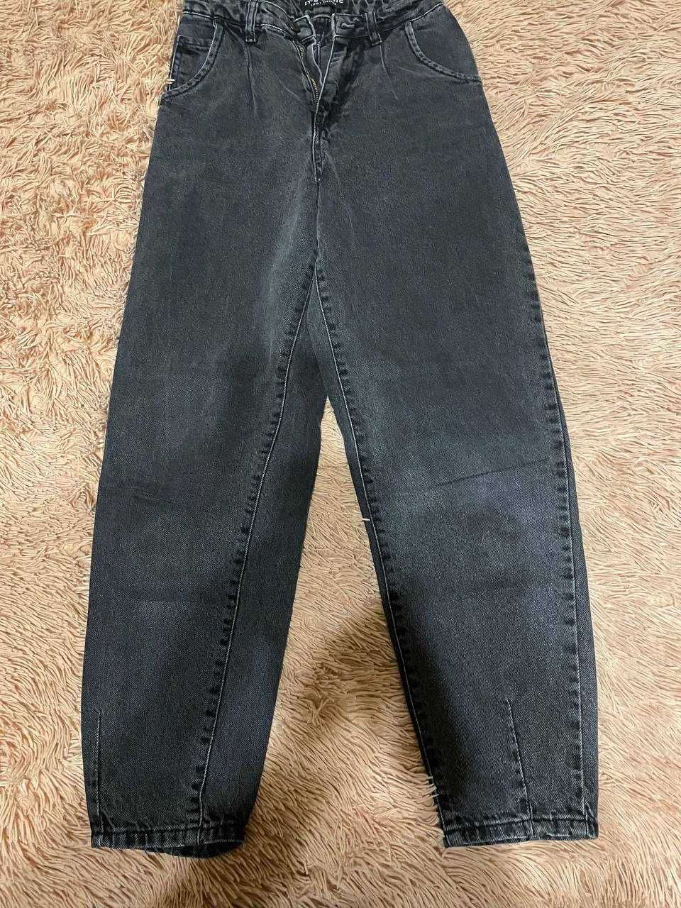 Чорні джинси мом