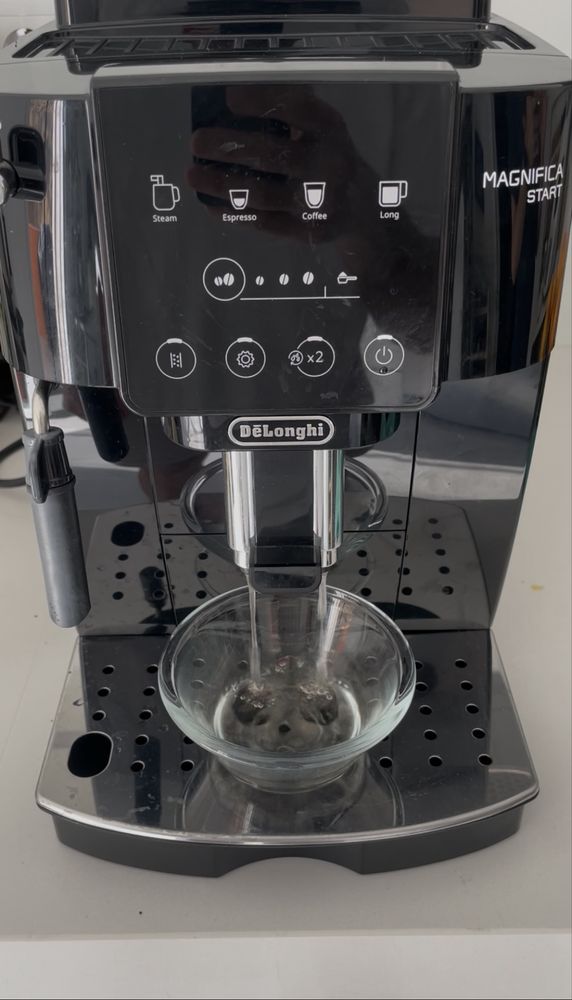 Máquina de café Delonghi Magnifica Start