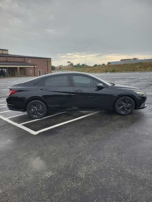 Hyundai Elantra SEL      2021