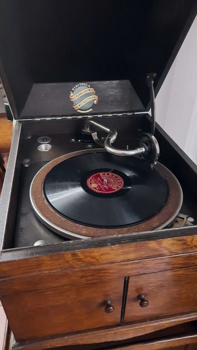 Gramofon skrzynkowy - antyk