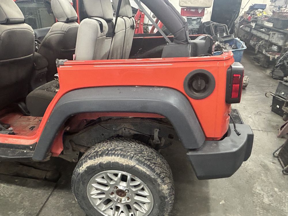 Tylna czesc polowka karoseri Wrangler JK