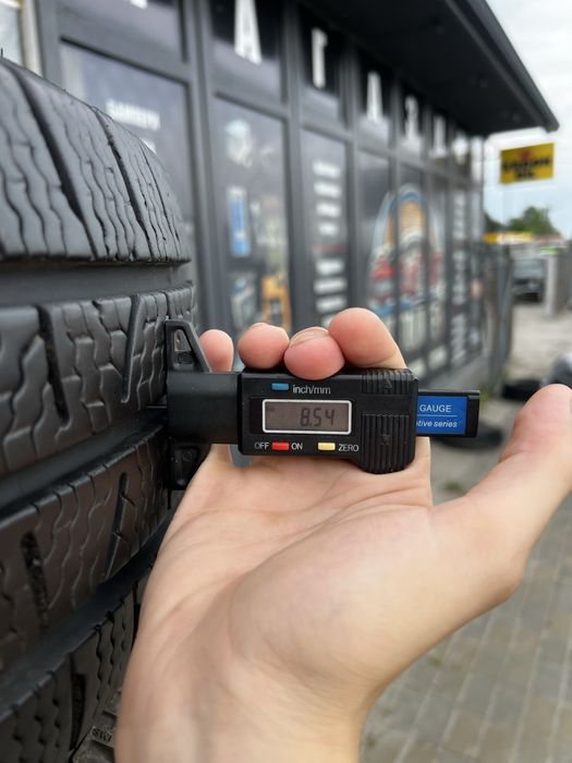 Шини 235/65/16с Pirelli 22 рік; Комплект Зима; Резина R16 цешка склад