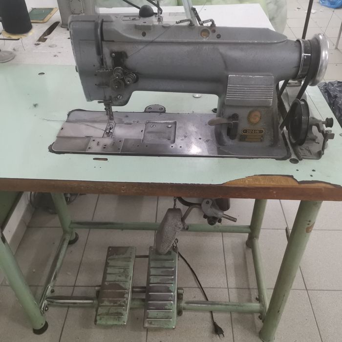 Швейная машина Singer 212 G141