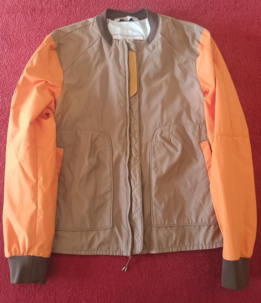Várias roupas de homem
