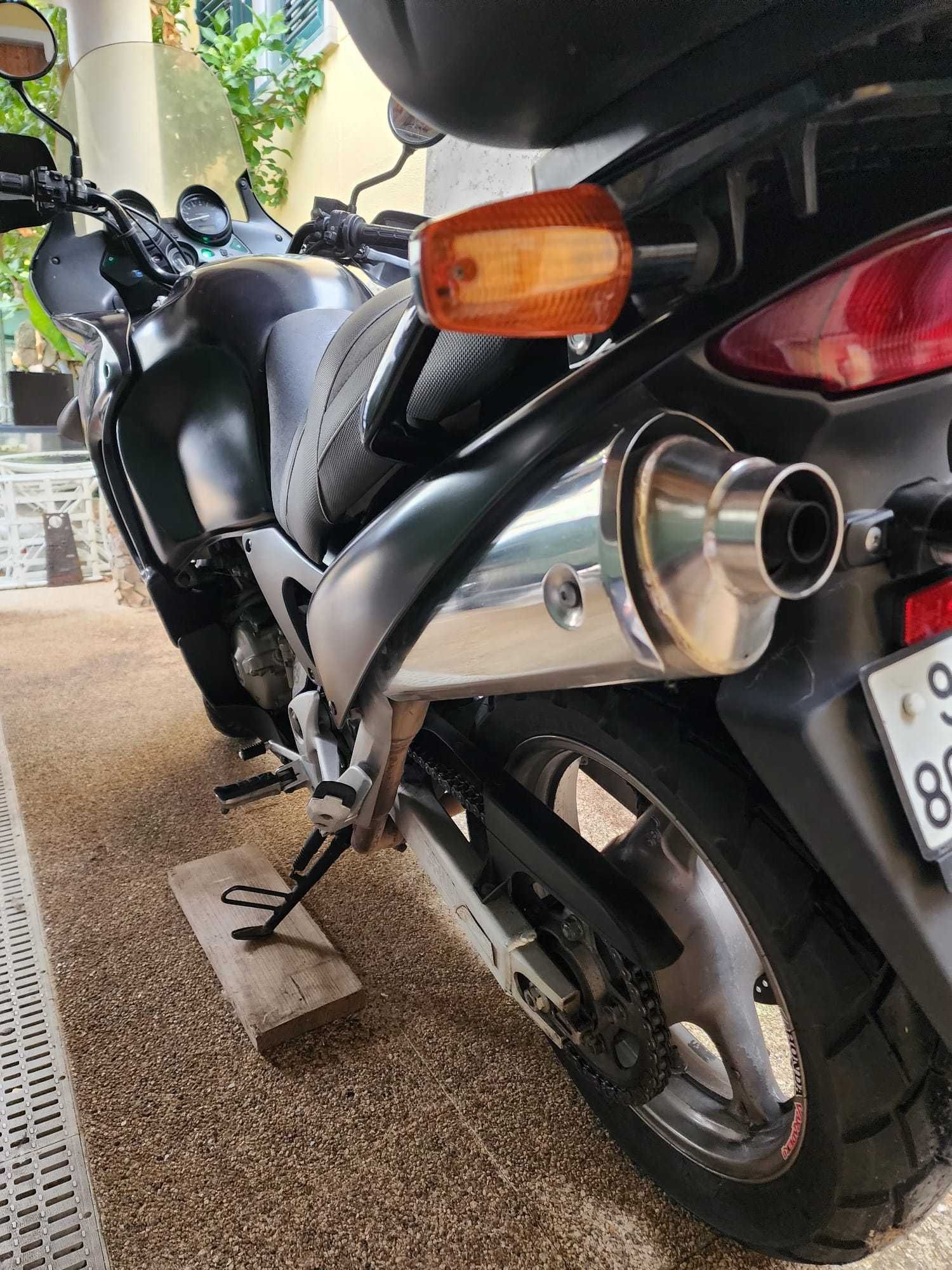 Honda Varadero XL 1000 – 1998 | Turismo Aventureiro com Carisma
