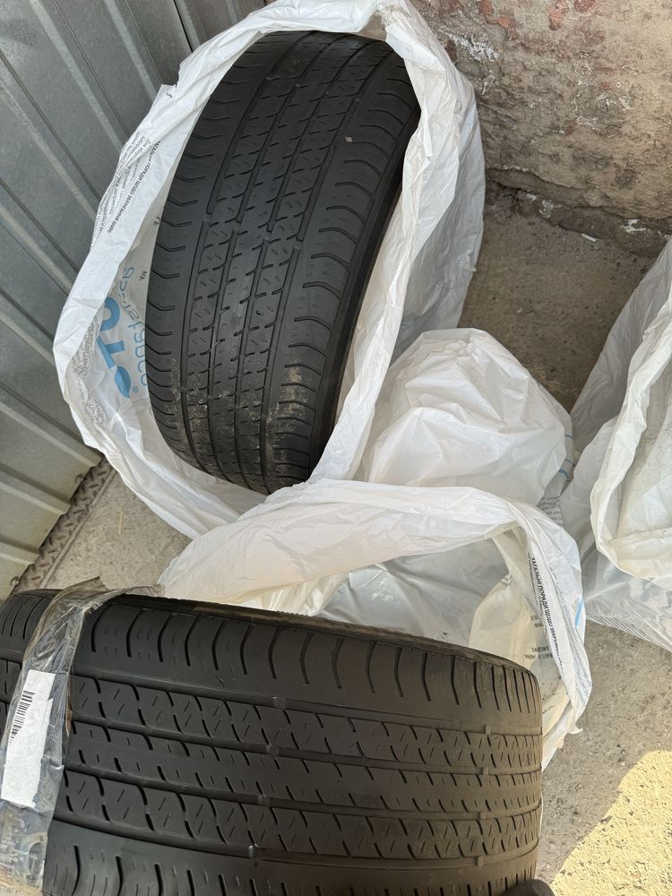 Продам резину 235/40 R19 Continental Pro Contact rx