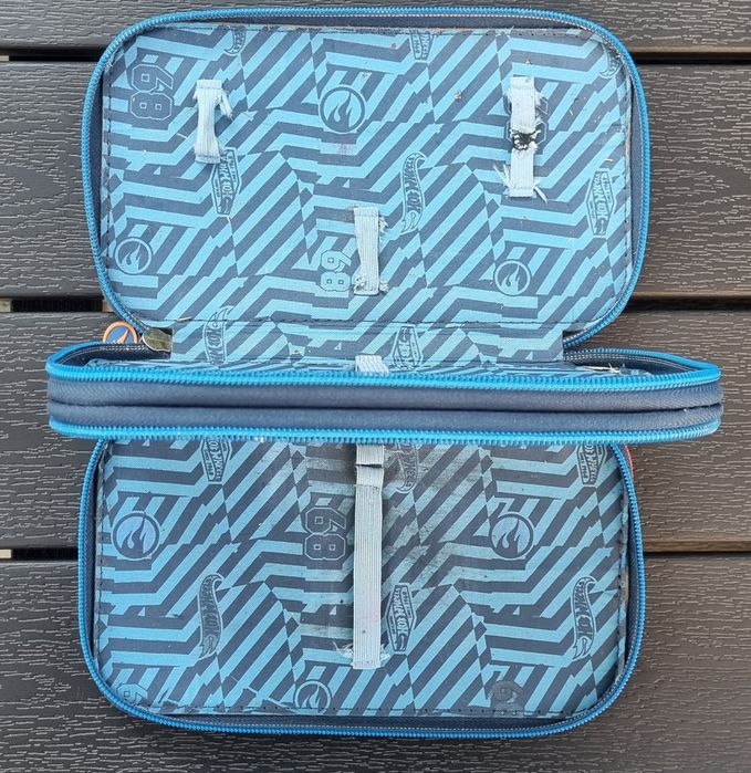 Zestaw tornister/plecak Hot Wheels, dwa piórnik, worek, zeszyty i inne